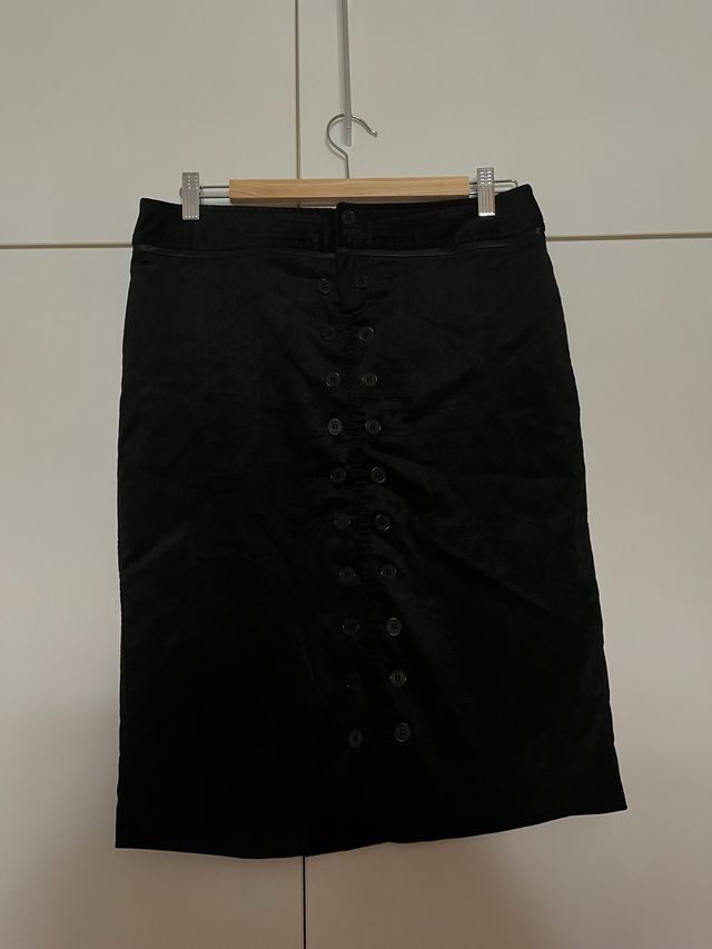 Falda negra de terciopelo