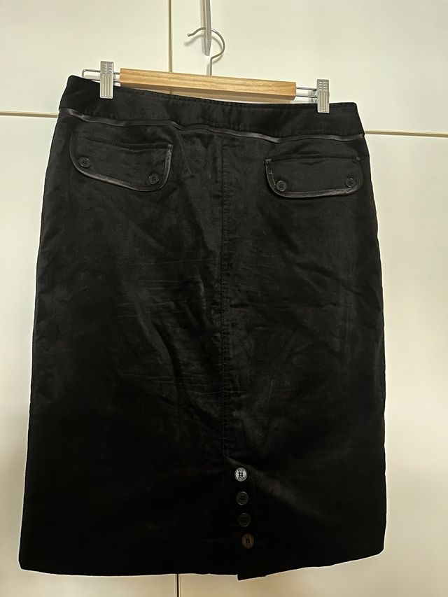 Falda negra de terciopelo