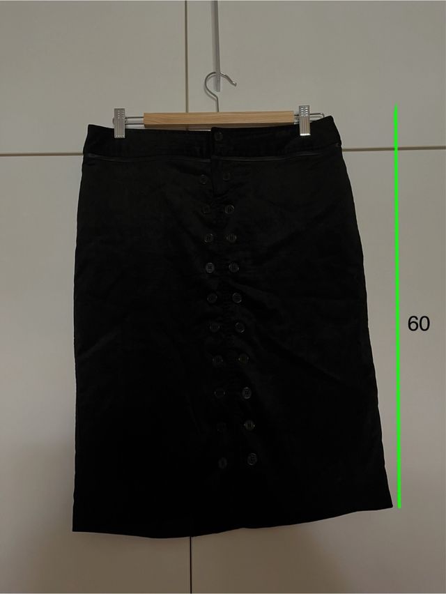 Falda negra de terciopelo