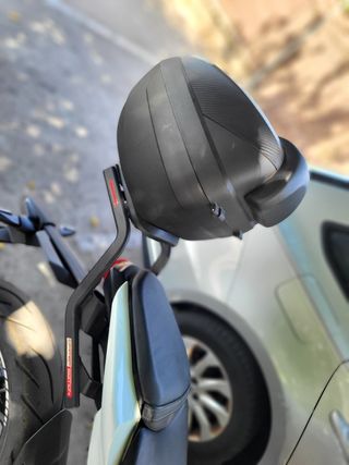 Baúl Moto Shad SH34 + Herrajes