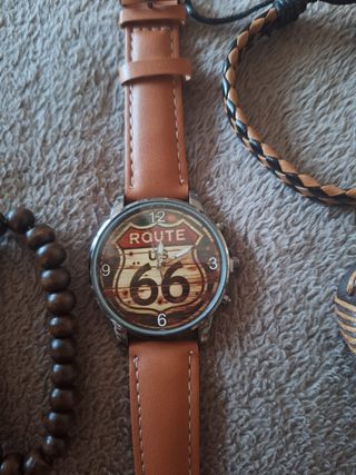 Conjunto Reloj y 3 Pulseras Marrones