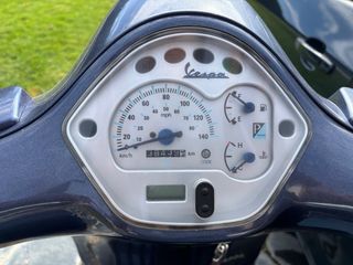 Vespa GTS 200