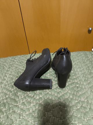 Zapatos Oxford de piel con tacón