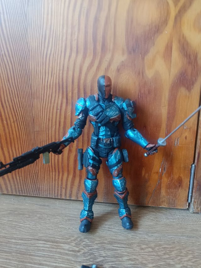 Figura Deathstroke Arkham
