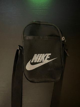Riñonera Nike Negra