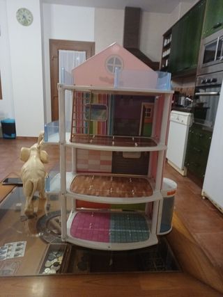 Casa de barriguitas con ascensor