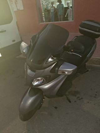 Suzuki Burgman 650