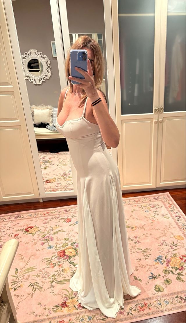 Vestido largo con vuelo de Arcina Ori