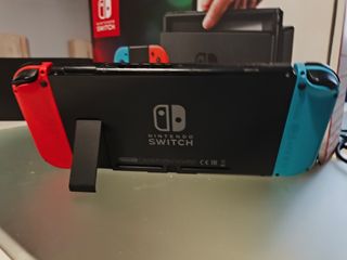 Nintendo Switch Azul y Rojo con Caja