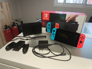 Nintendo Switch Azul y Rojo con Caja