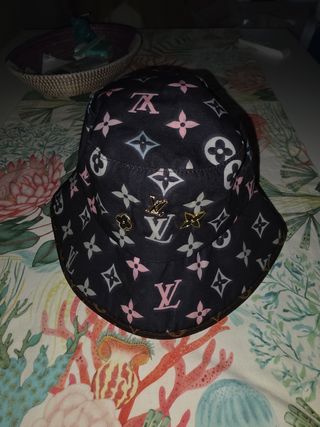 Gorro Louis Vuitton Negro y Rosa