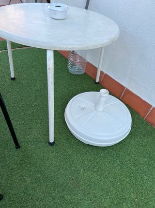 Mesa Terraza con 2 Taburetes Metálicos