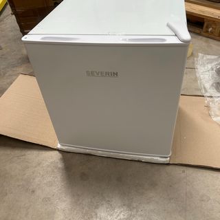 Mini congelador SEVERIN 32L con pequeña tara