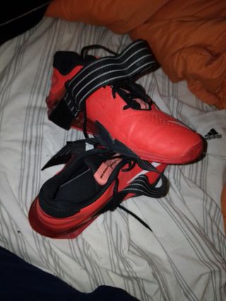 Zapatillas Nike Savaleos Rojas y Blancas