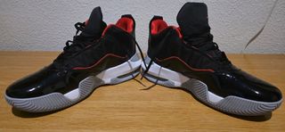 Zapatillas Jordan Negras y Rojas Talla 42