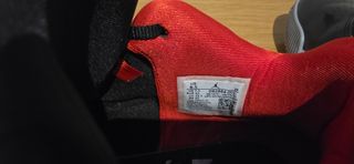 Zapatillas Jordan Negras y Rojas Talla 42