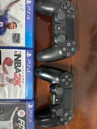 PS4 (PlayStation 4) + 2 Mandos + 5 Juegos