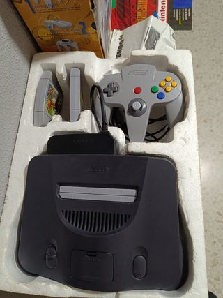 Nintendo 64 Negra con caja + 2 Juegos de mario