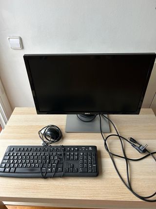 Monitor Dell, Teclado y Ratón Negro