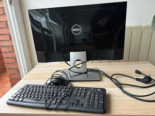 Monitor Dell, Teclado y Ratón Negro