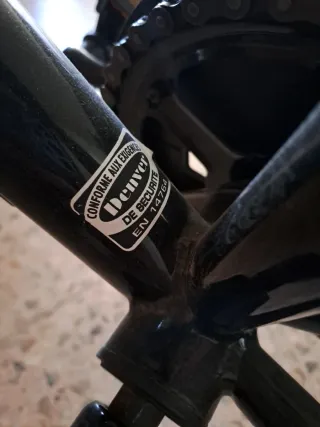 Bicicleta niña negra y rosa