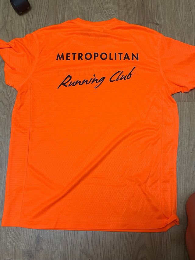 Camiseta Metropolitan Running Club Naranja