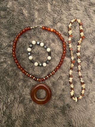 Collar de piedra natural con colgante