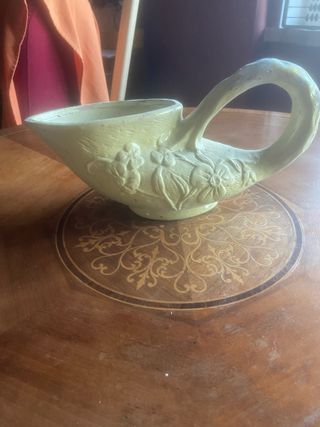 Brocca decorativa in terracotta