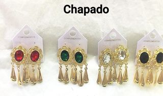 Pendiente largos dorados con piedra
Varios colores