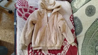 Chaqueta pelo capucha beige T XS + Camiseta