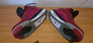 Zapatillas Jordan Talla 42 Rojas y Negras