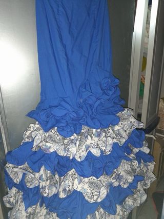 Traje de gitana blanco y azul