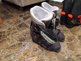 Botas de esquí para adulto.