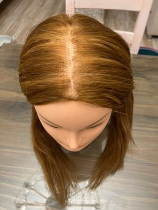Se vende cabeza con pelo natural para Ciclos form.