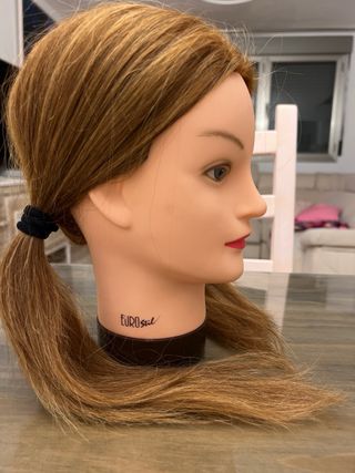 Se vende cabeza con pelo natural para Ciclos form.