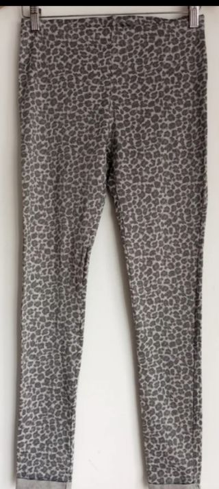 Leggings rojos con estampado paisley