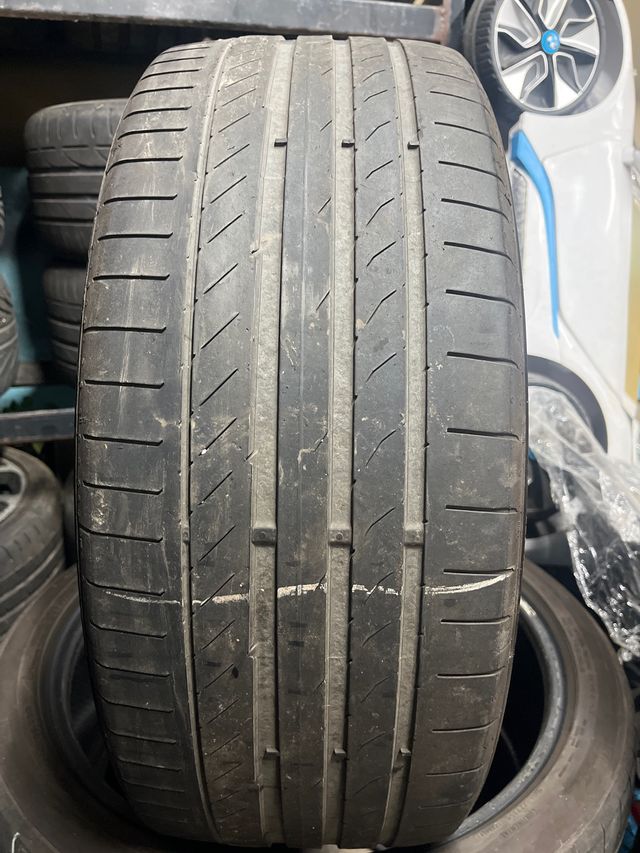 Neumático Continental 235/40/20