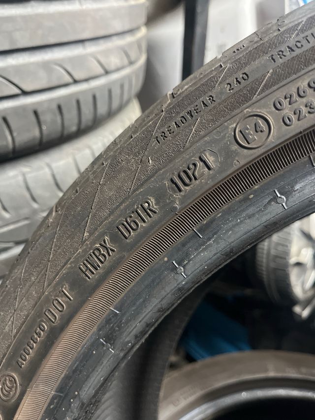 Neumático Continental 235/40/20