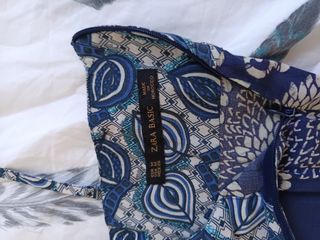 Mono Zara floral azul talla M