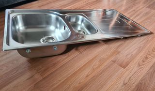 Fregadero TEKA 1y1⁄2 seno con escurridor (100×50)