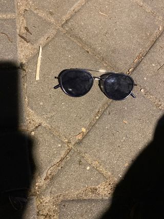 Llavero cartera y gafas plata
