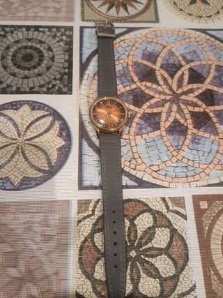 Reloj Lotus Dorado y Gris