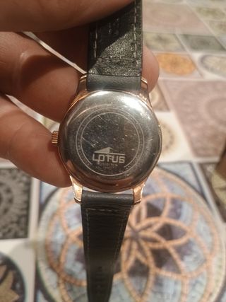 Reloj Lotus Dorado y Gris