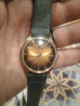 Reloj Lotus Dorado y Gris