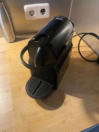 Cafetera Nespresso DeLonghi Inissia Negra