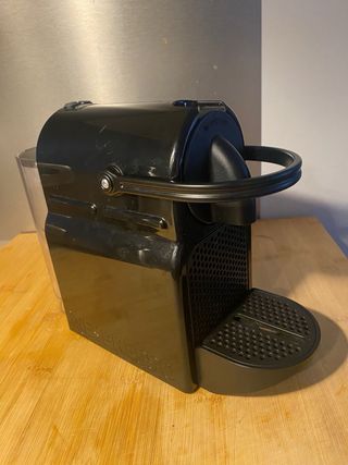 Cafetera Nespresso DeLonghi Inissia Negra