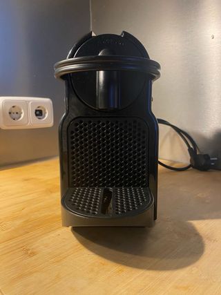 Cafetera Nespresso DeLonghi Inissia Negra