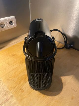 Cafetera Nespresso DeLonghi Inissia Negra
