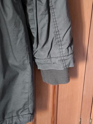 Parka verde militar con capucha