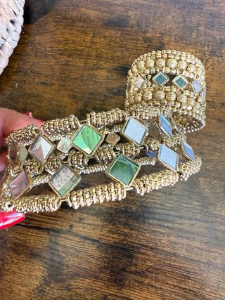 Set Collar y Brazalete Dorado con Espejos